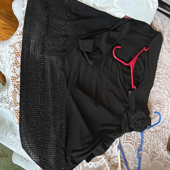 CJ Banks black polyester spandex LS asymmetrical rhinestone hem top EUC size X - Picture 5 of 5